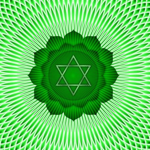 Symbole du chakra du coeur, couleur vert, lié à l'amour, à la compassion, à la guérison. daariayoga.com