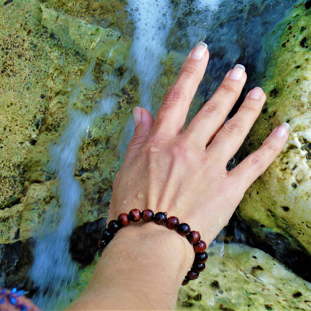 Bracelet en Oeil de Taureau : Résolvez les blocages liés aux Chakra Racine et Sacré