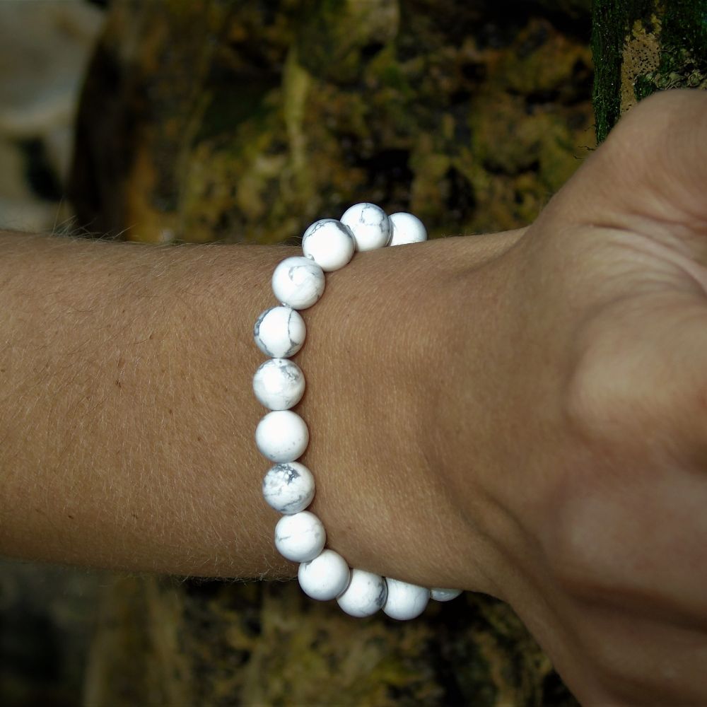 Bracelet en Howlite : Connectez votre Chakra Couronne