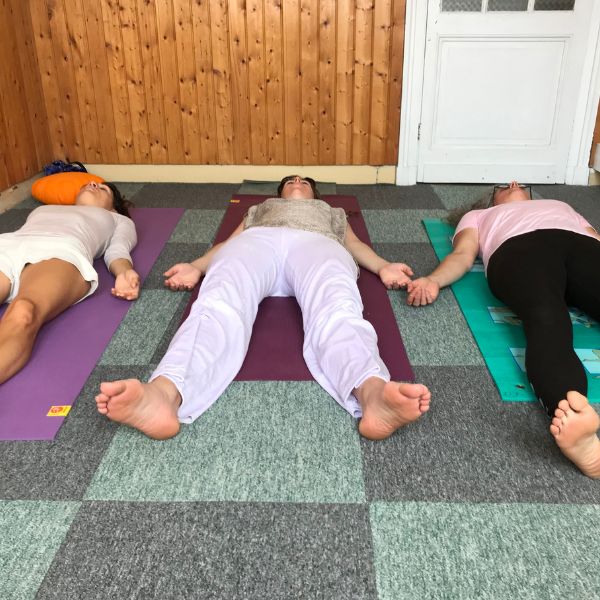 Yoga en Studio - Cours Collectif 3personnes max - Abonnement de 4 séances de 75 min